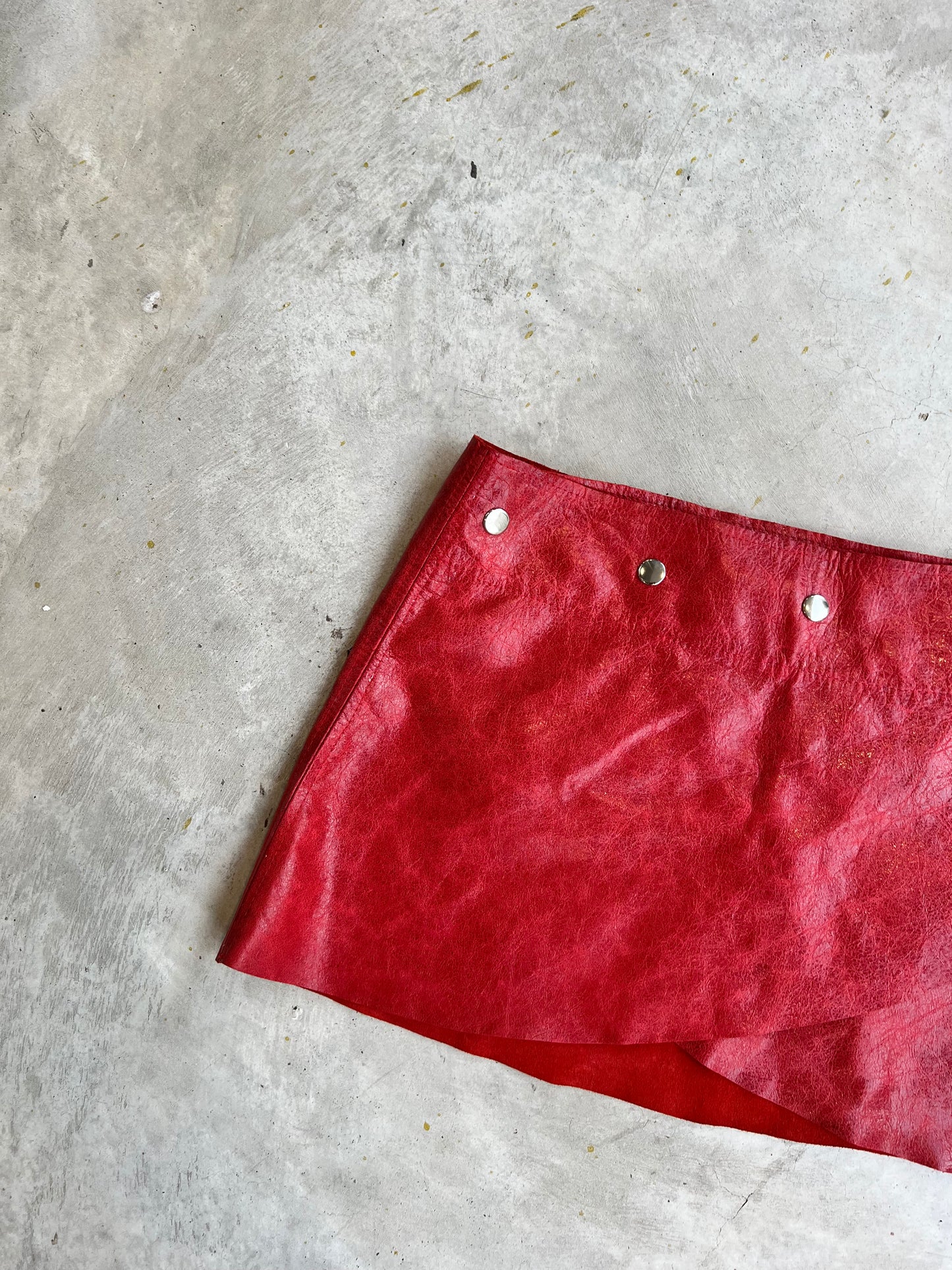 the mini skirt - cherry