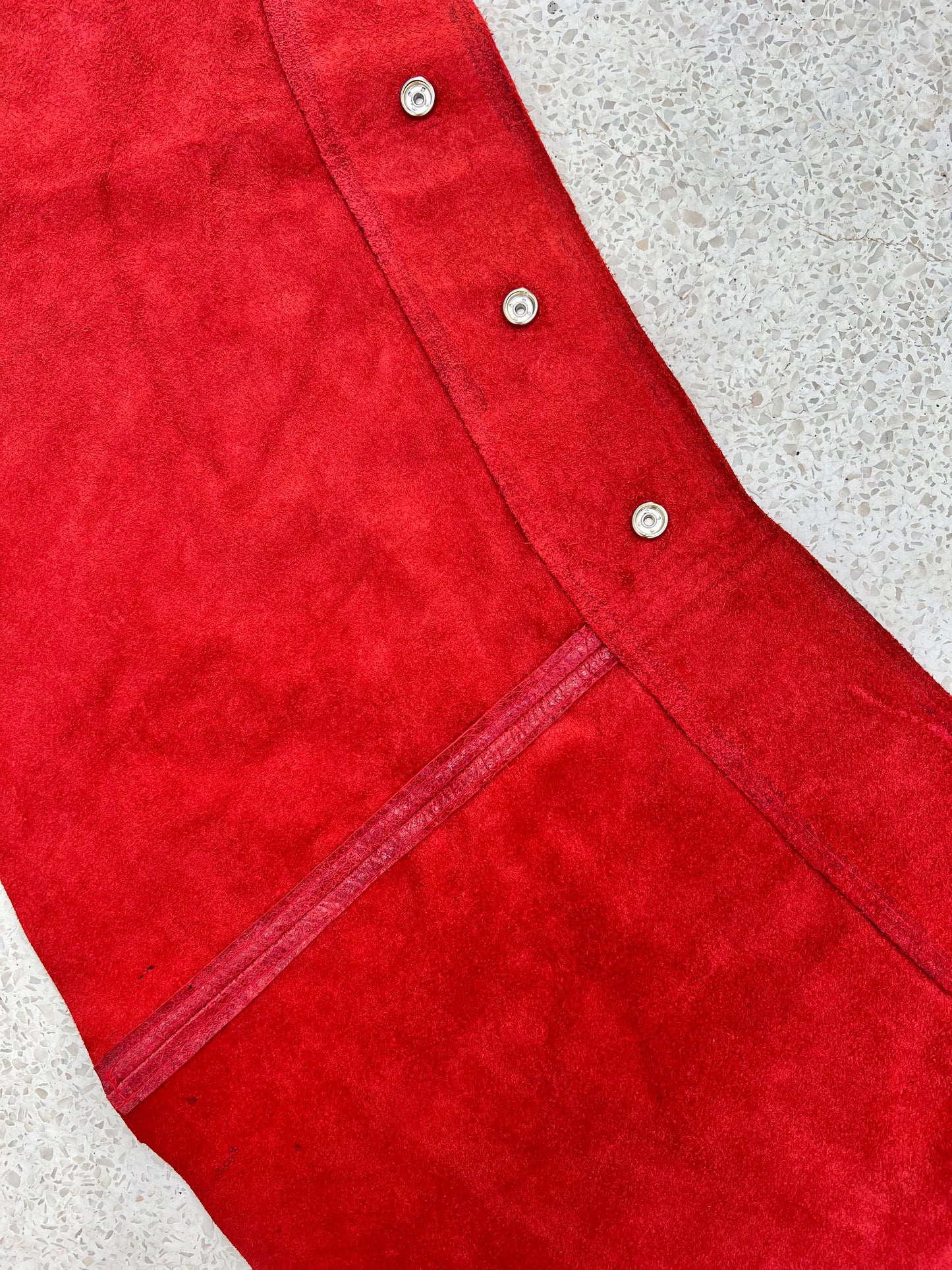 the mini skirt - cherry
